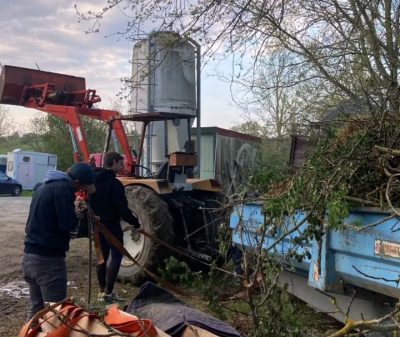 ÉCURIE : Journée bricolage et jardinage aux écuries pour entretenir les écuries et préparer le derby cross !